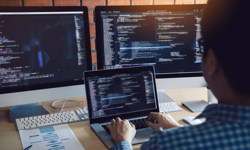 数据科学选型：R与Python如何赋能岑溪市网站建设？